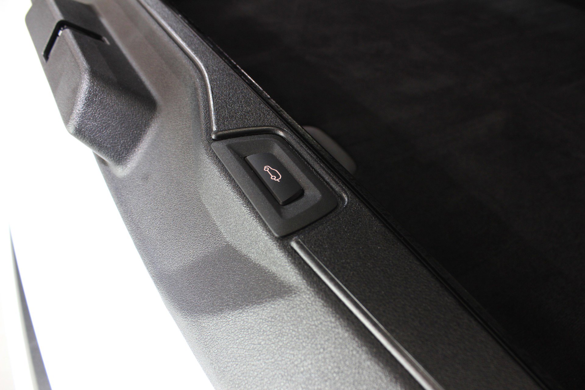 Used 2024 BMW X5 sDrive40i w/ Premium Package image 96