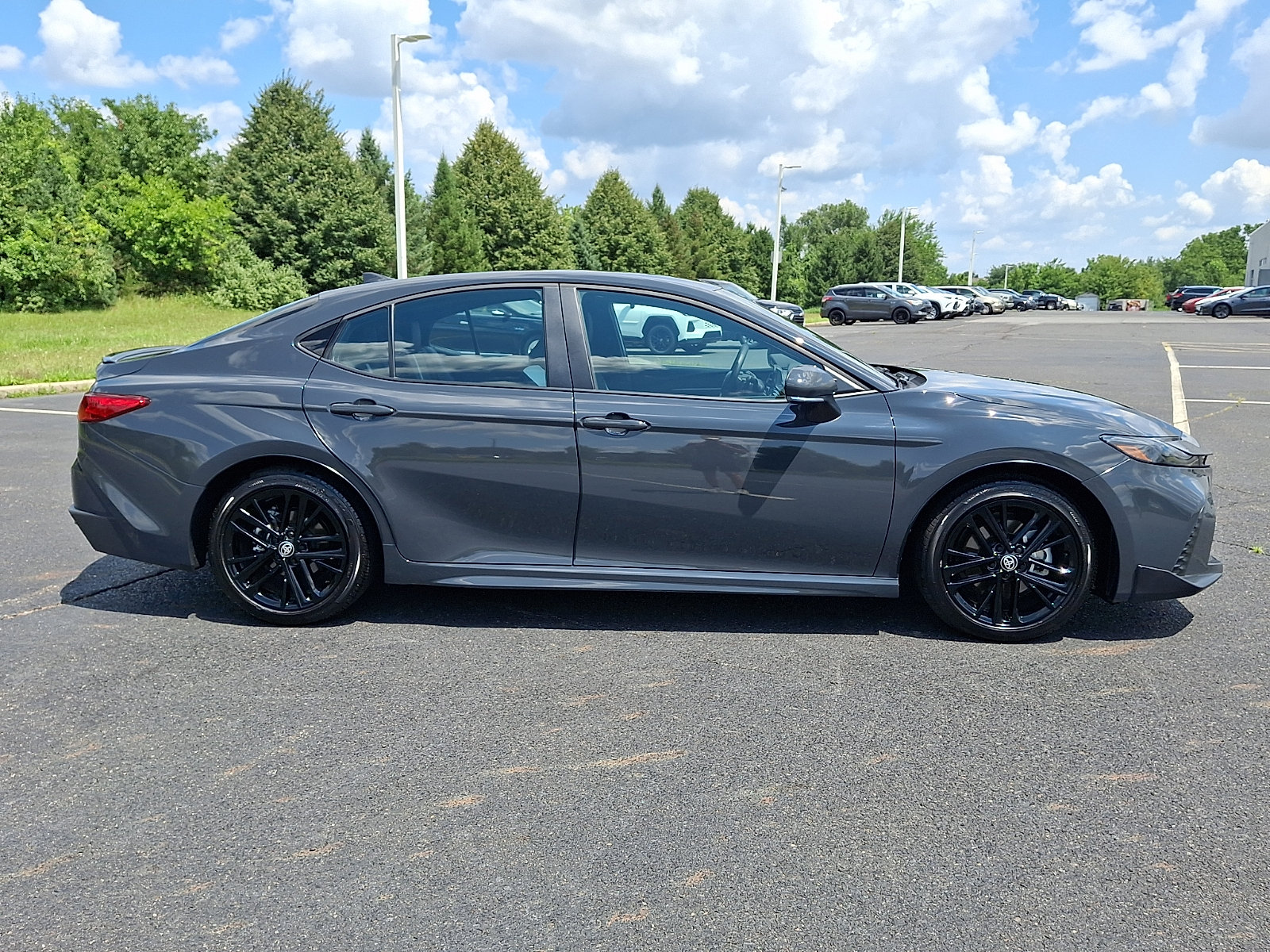 Used 2026 Toyota Camry SE FWD image 7