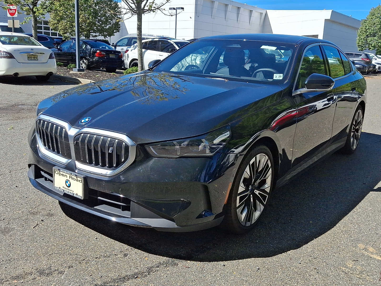 Used 2024 BMW i5 eDrive40i w/ Premium Package RWD image 3