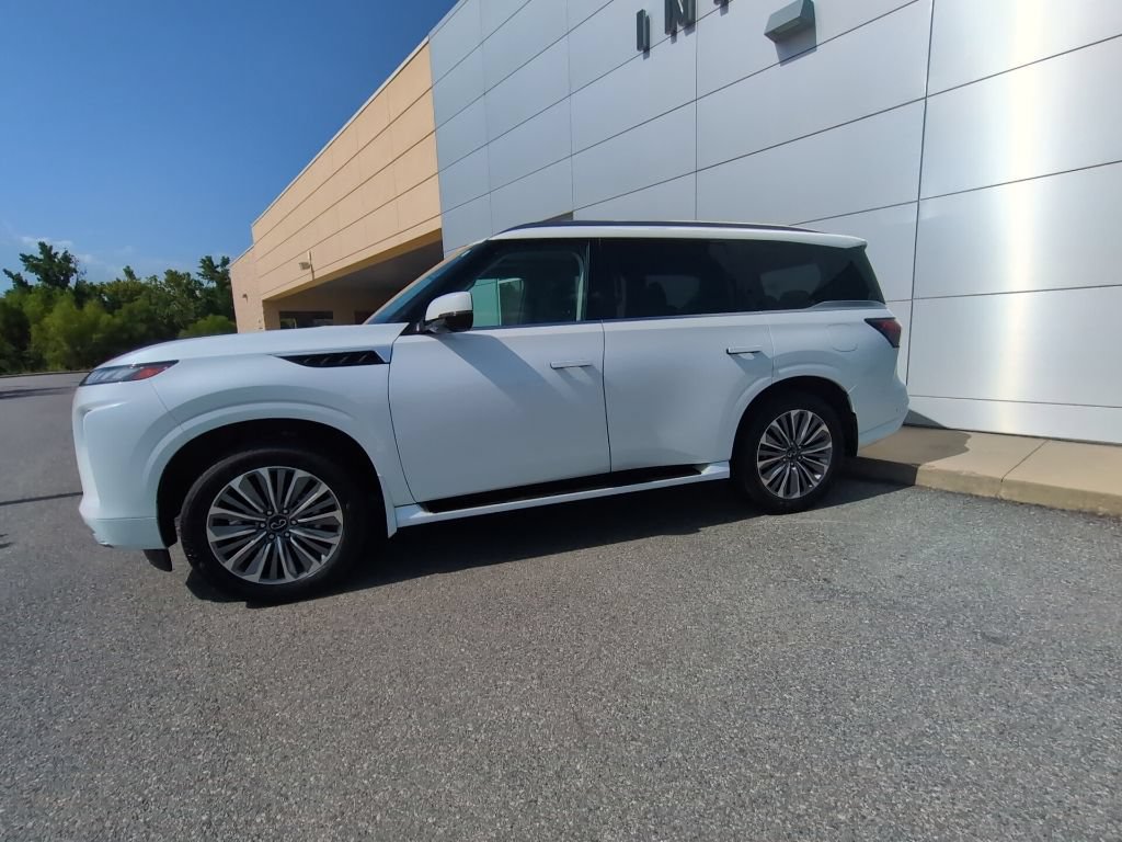 Used 2026 INFINITI QX80 Luxe w/ Cargo Package RWD image 3