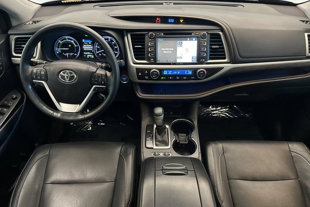 Used 2017 Toyota Highlander Limited Platinum AWD/4WD image 13