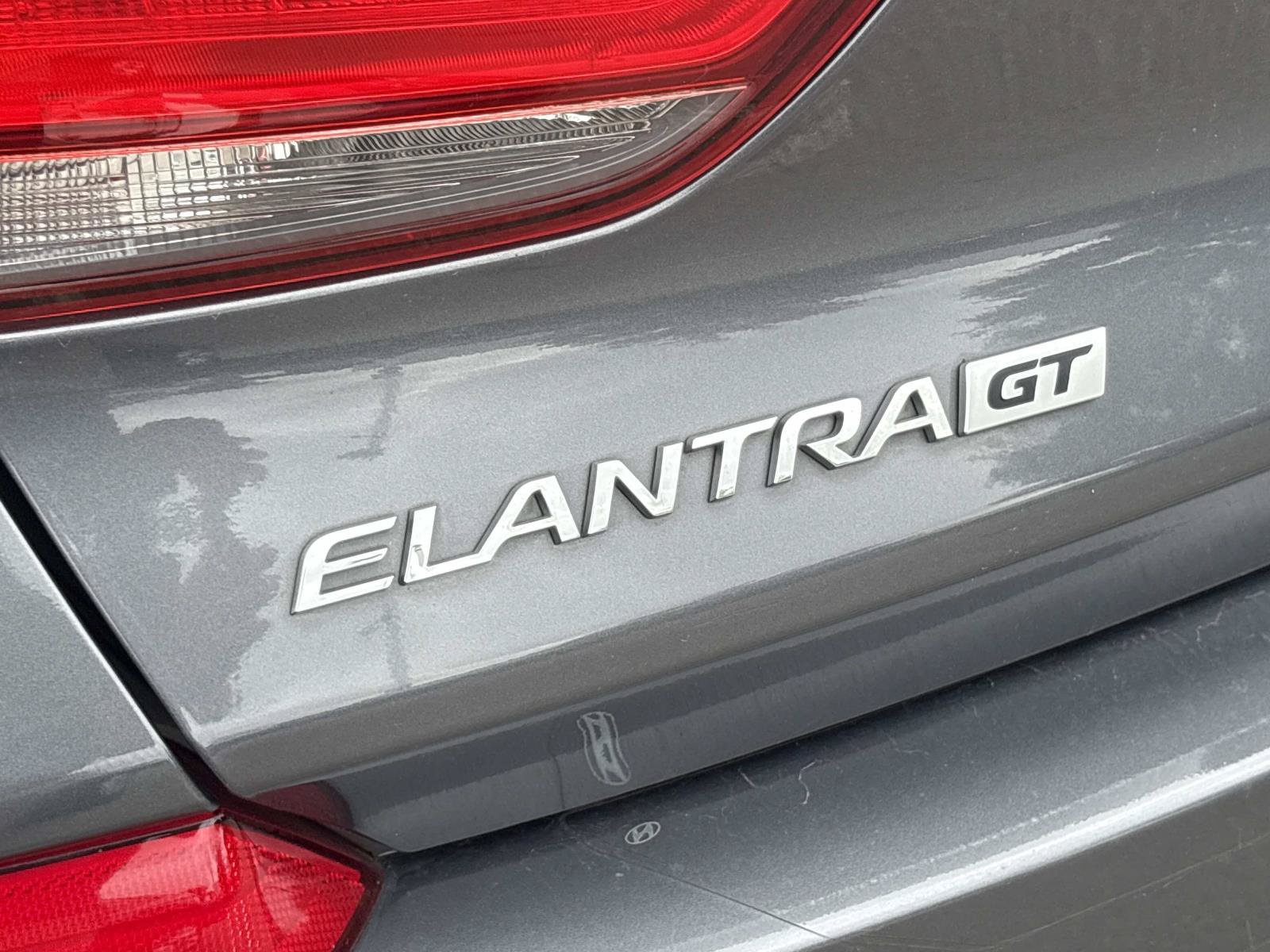 Used 2019 Hyundai Elantra GT FWD image 9
