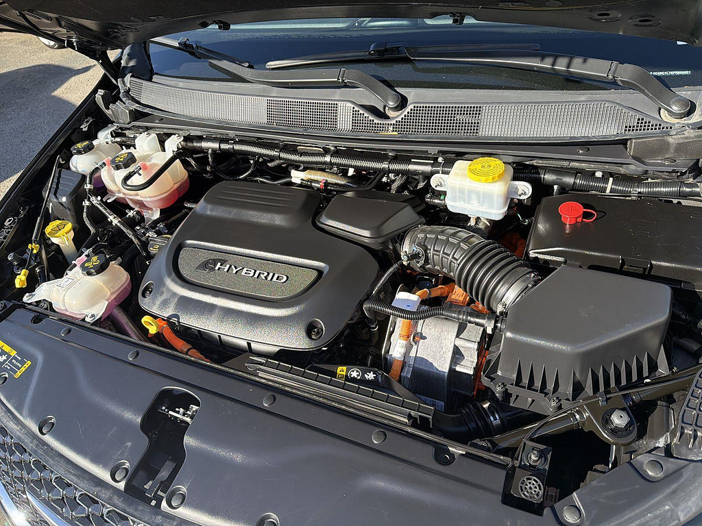 Used 2023 Chrysler Pacifica Touring-L FWD image 28