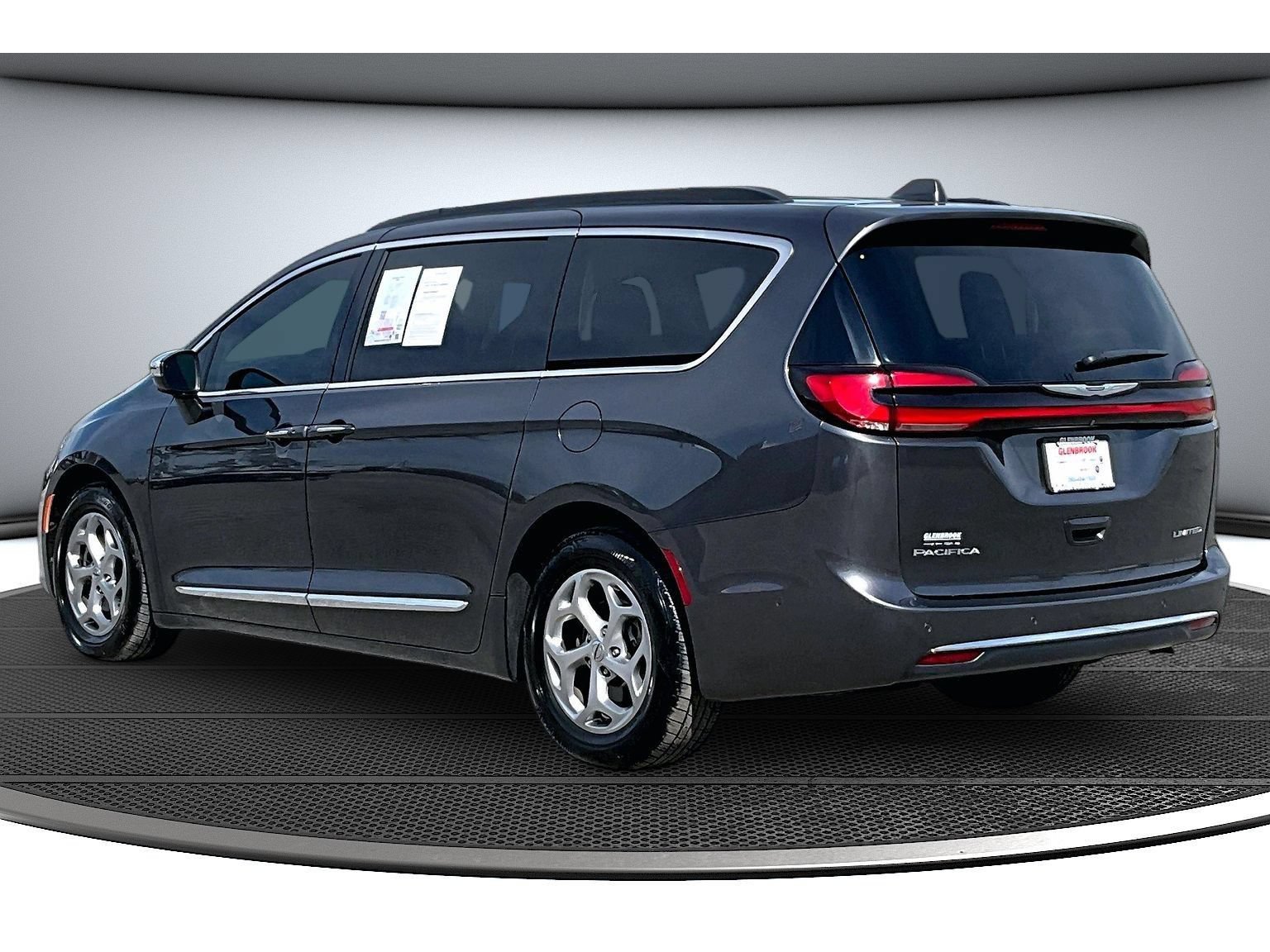 Used 2022 Chrysler Pacifica Limited FWD image 19