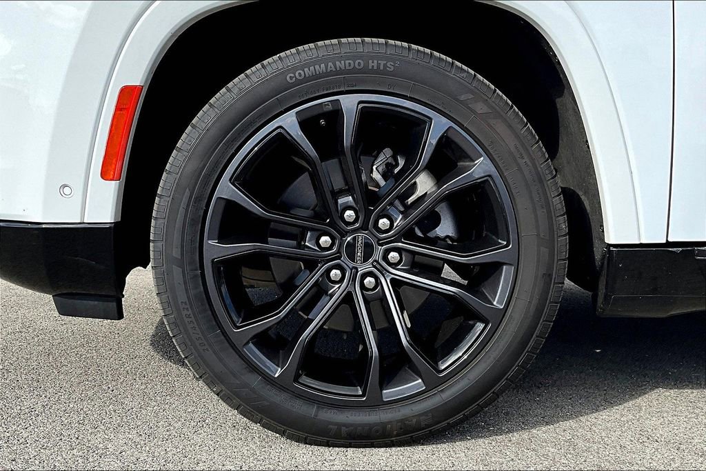 Used 2024 Jeep Grand Wagoneer L Series II w/ Quick Order Packagew 28T image 9