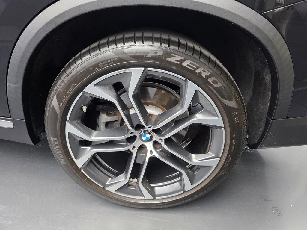 Certified 2025 BMW X5 sDrive40i w/ Premium Package RWD image 17