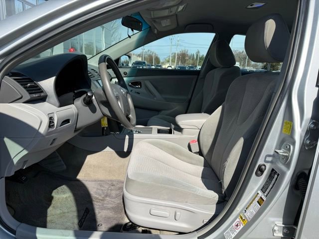 Used 2011 Toyota Camry LE image 17