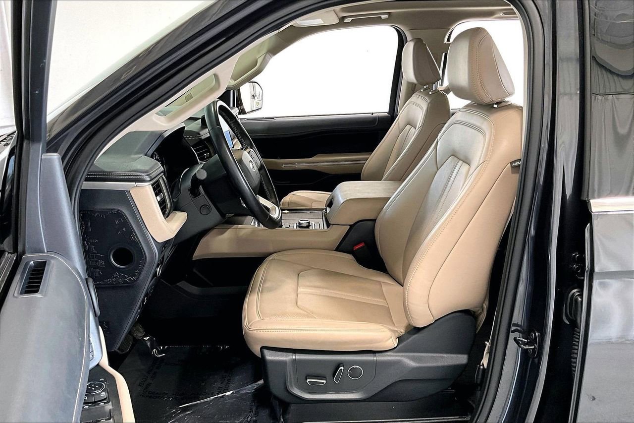 Used 2024 Ford Expedition Limited image 18