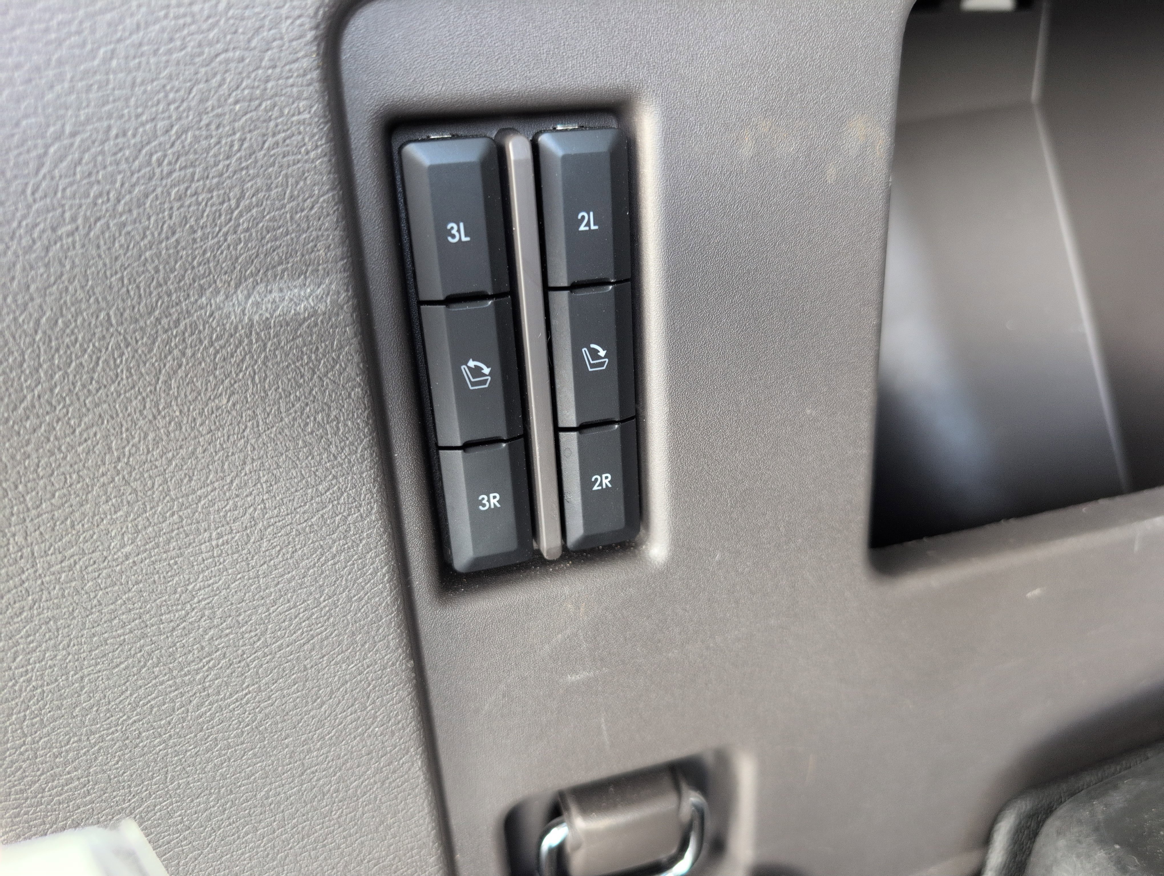 Used 2024 Lincoln Navigator L Reserve image 8