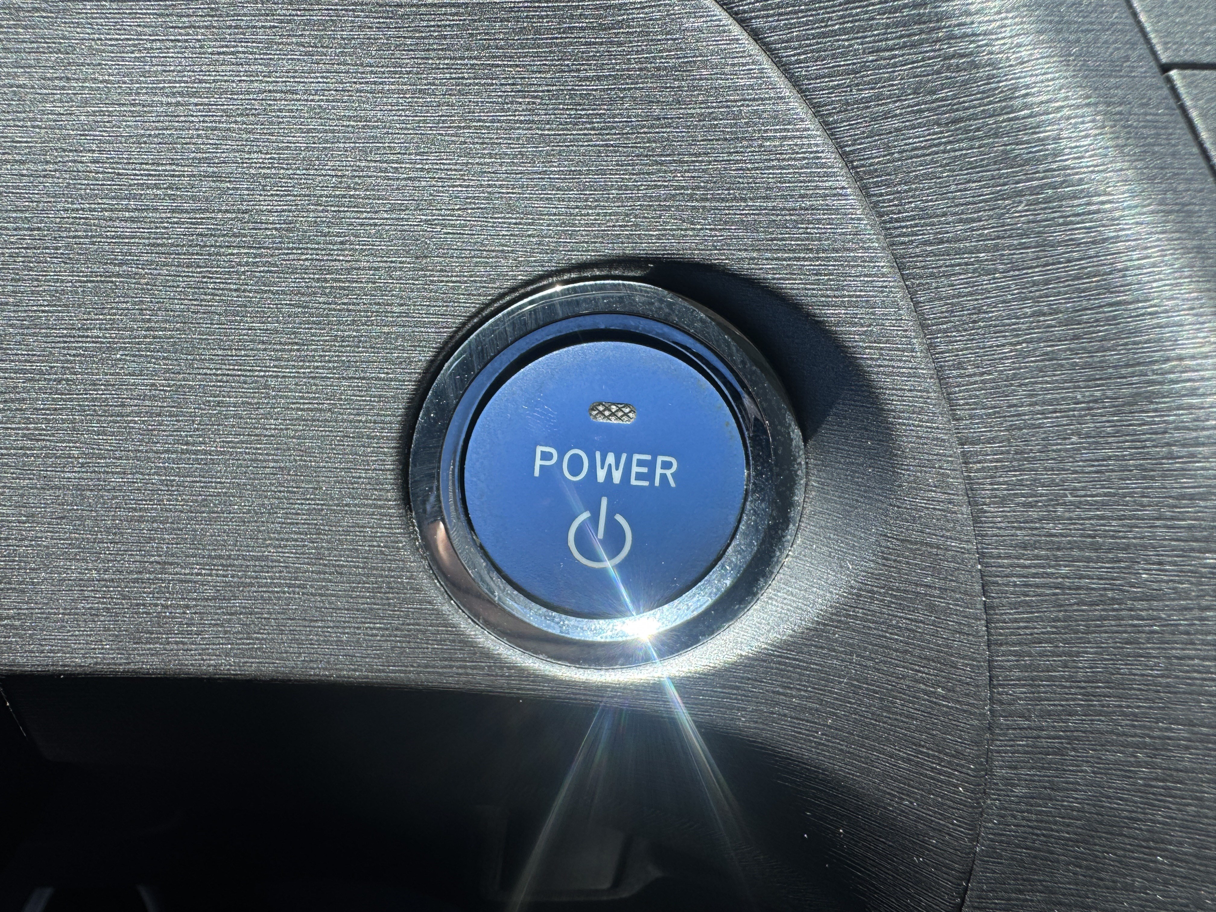 Used 2013 Toyota Prius Five FWD image 31