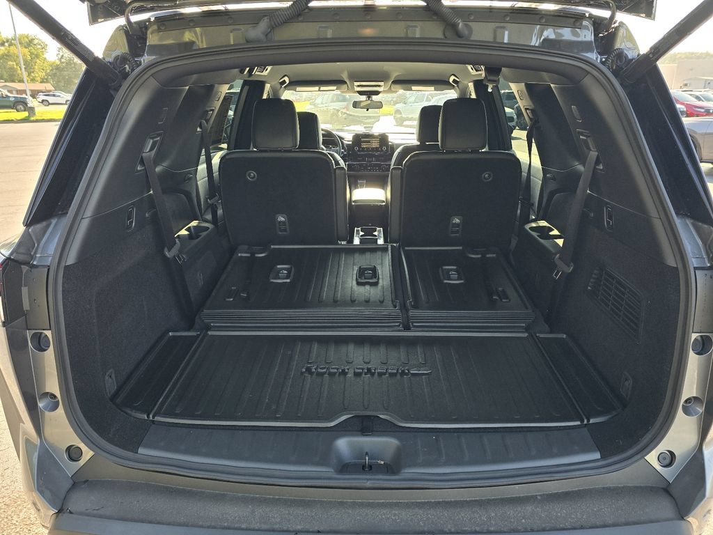 Used 2025 Nissan Pathfinder Rock Creek AWD/4WD image 26