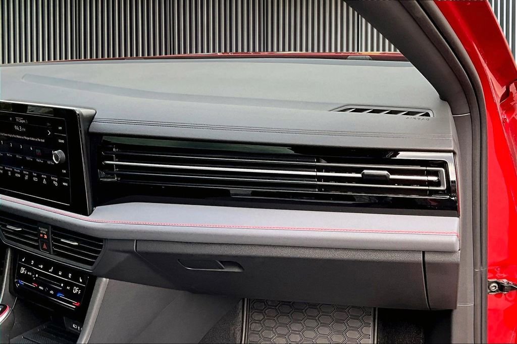 Used 2025 Volkswagen Jetta GLI Autobahn image 18