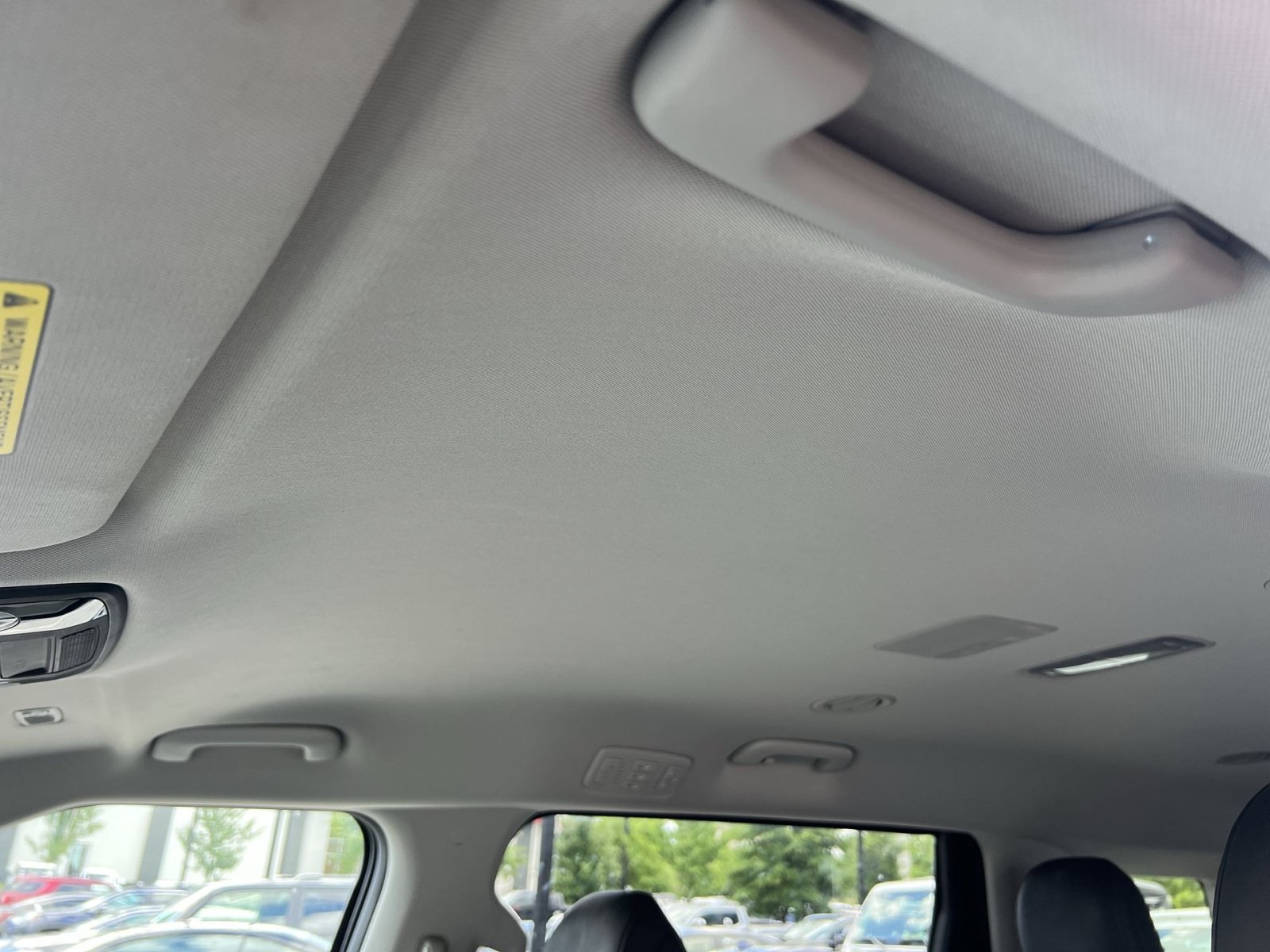 Used 2024 Kia Carnival LX FWD image 21