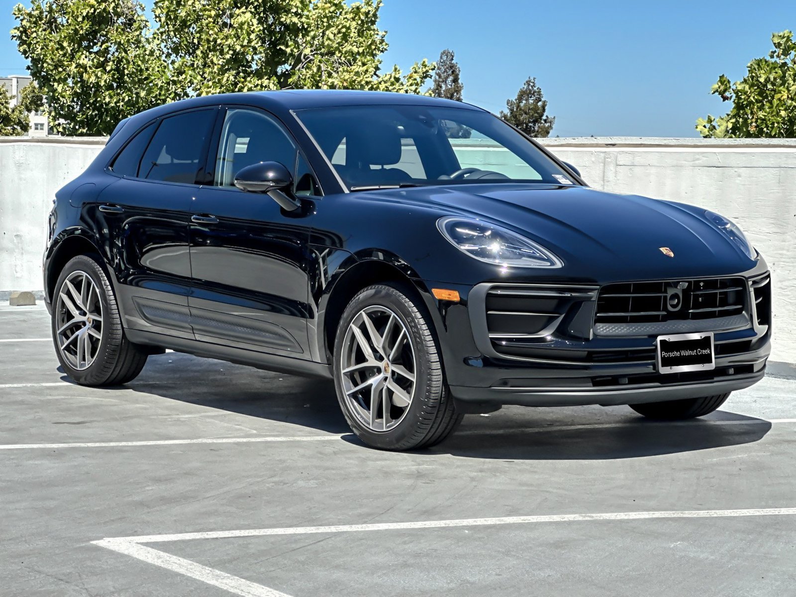 Certified 2026 Porsche Macan AWD/4WD image 11