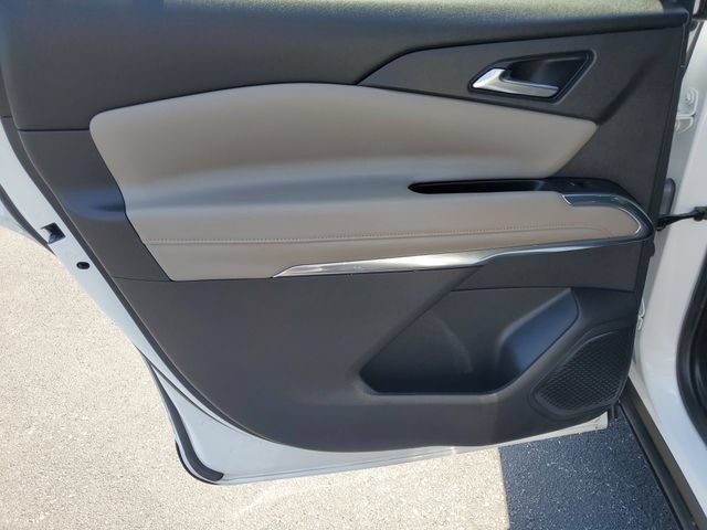 Certified 2025 Chevrolet Traverse LT FWD image 14