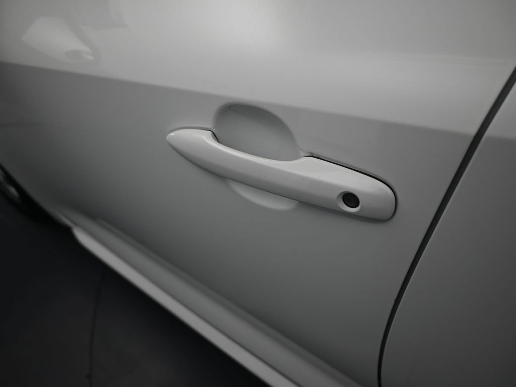 Used 2022 Toyota Corolla LE image 30