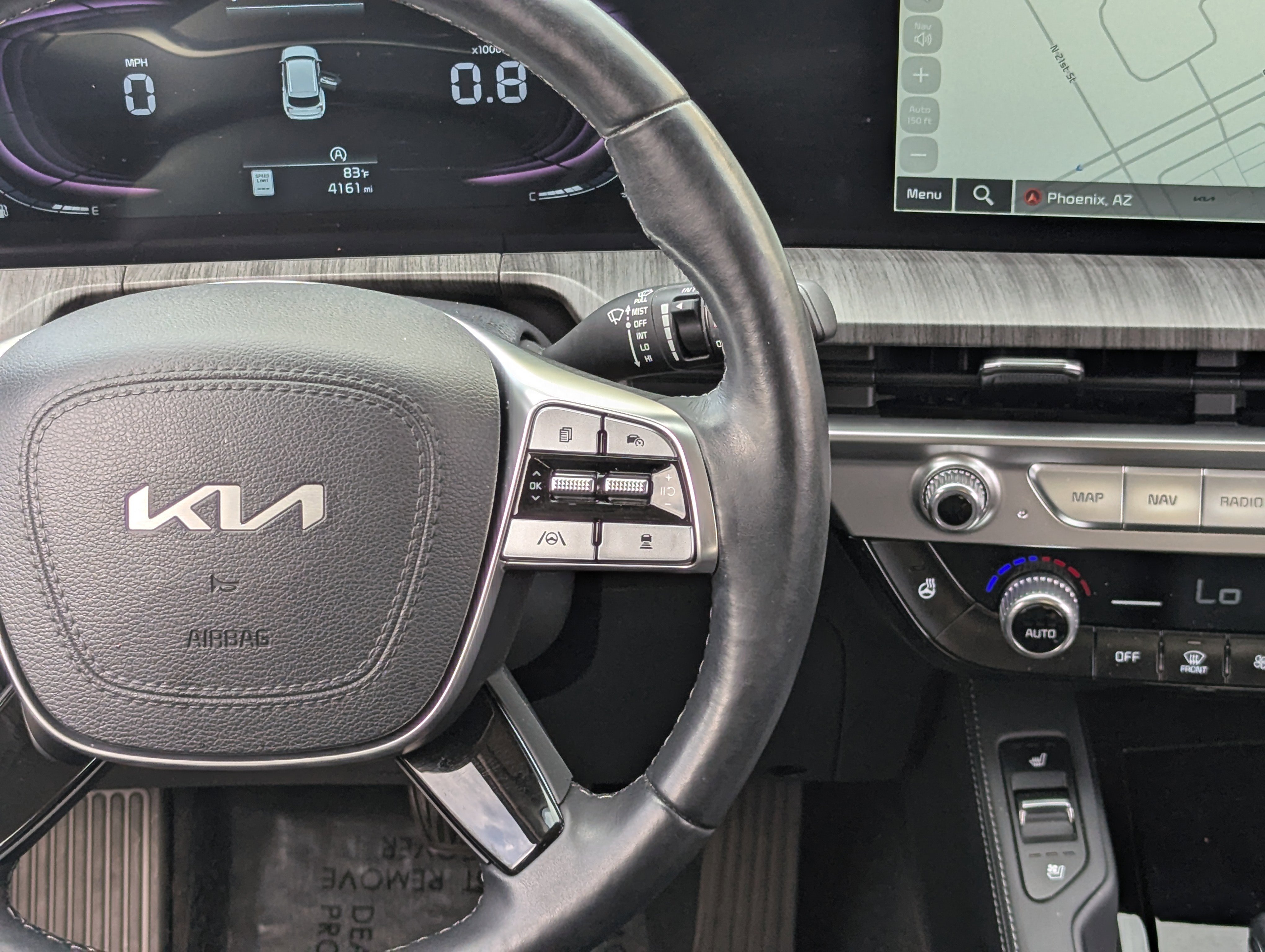 Used 2024 Kia Telluride EX w/ EX Captain's Chair Package image 18