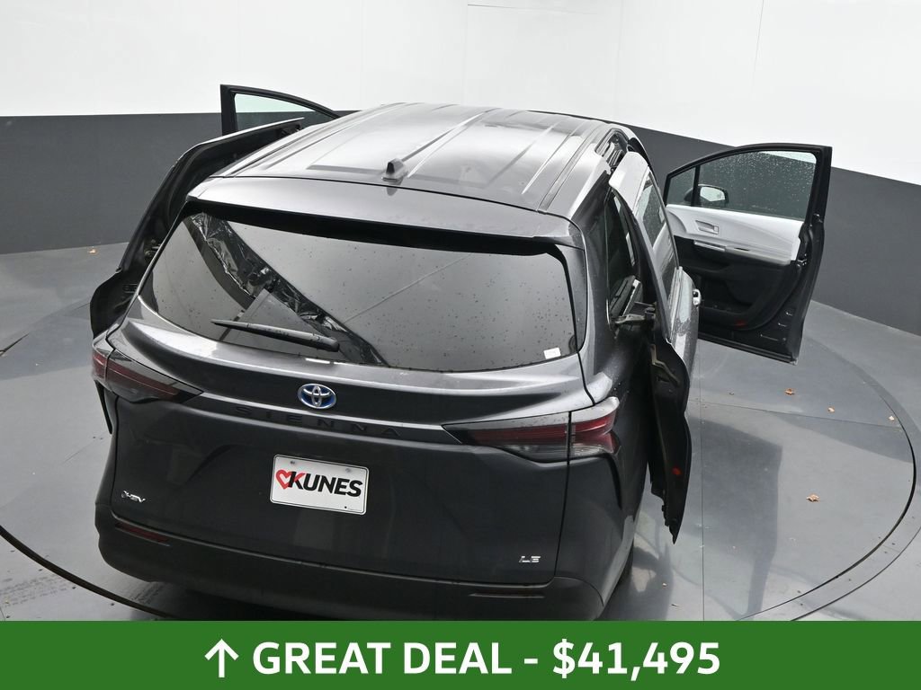 Used 2025 Toyota Sienna LE image 64