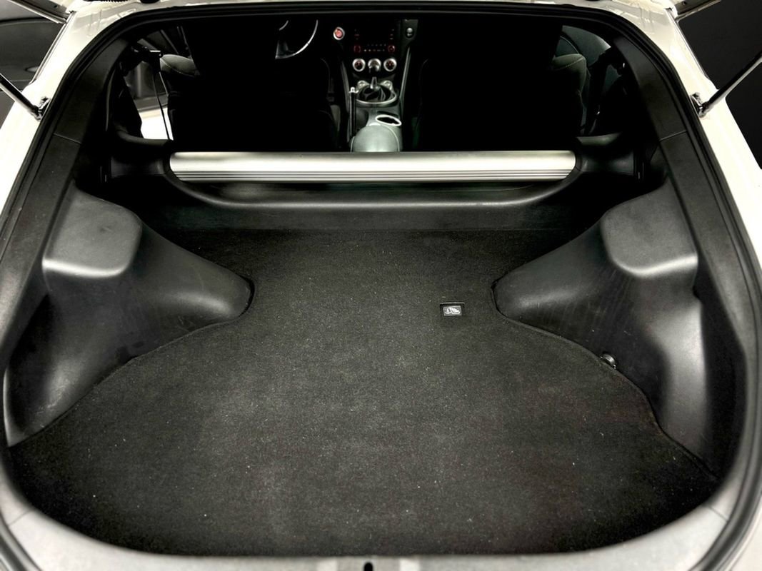 Used 2020 Nissan 370Z Coupe RWD image 23