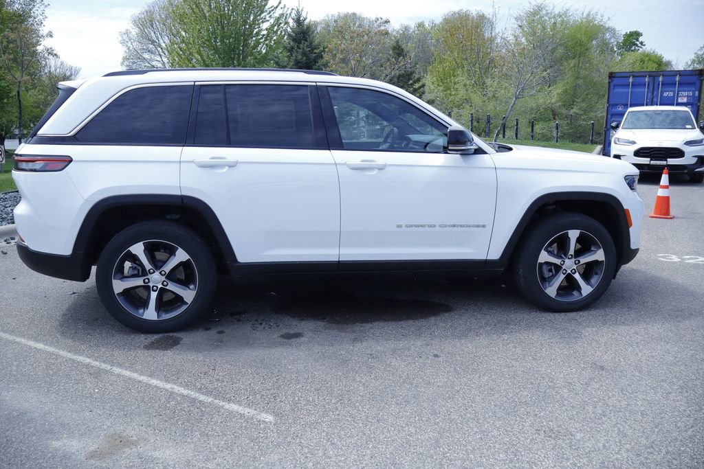 Used 2023 Jeep Grand Cherokee 4WD 4xe w/ Luxury Tech Group II image 8