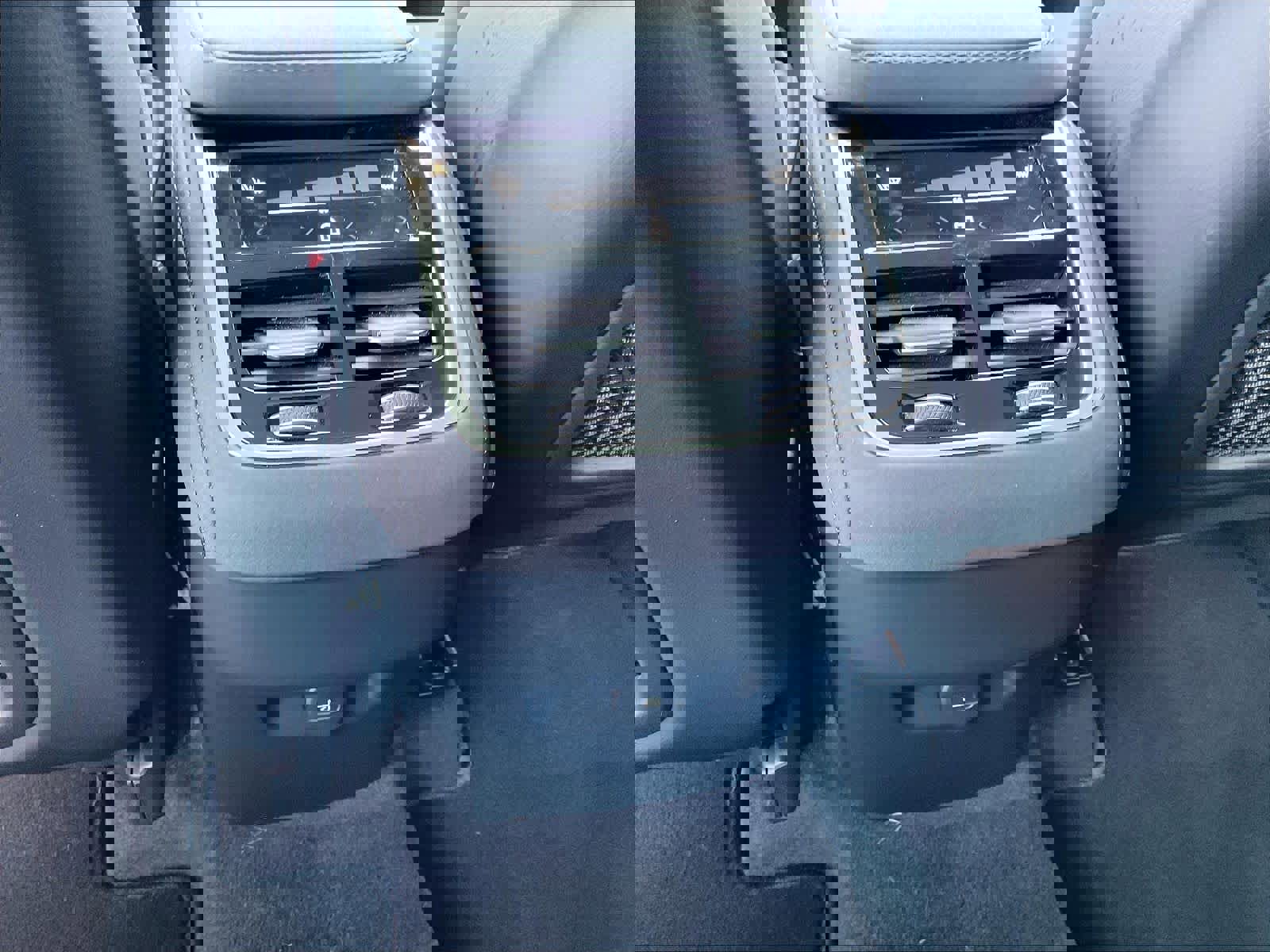 Used 2025 Volvo XC90 B6 Core w/ Protection Package Premier image 37