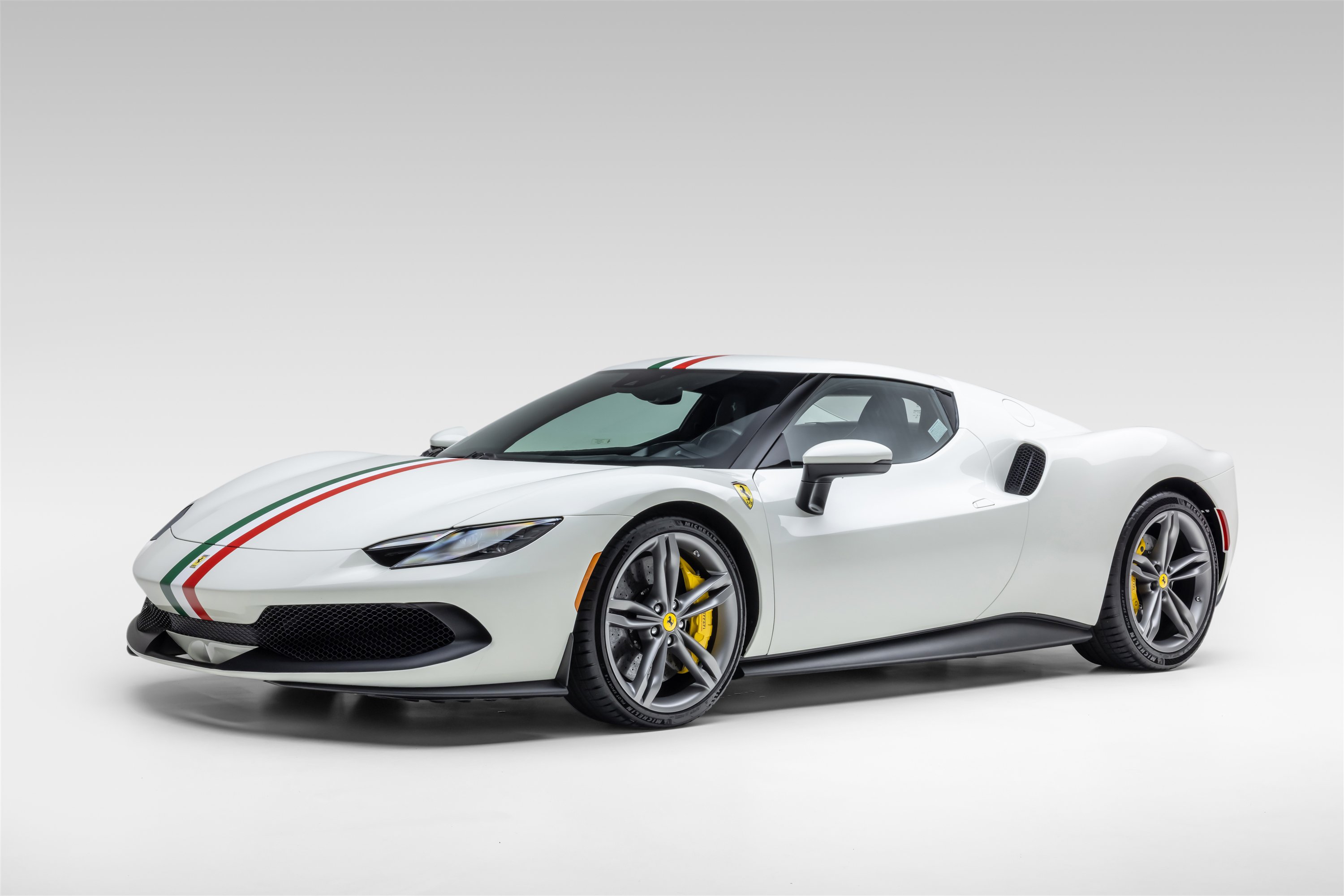 Used 2022 Ferrari 296 GTB RWD image 2