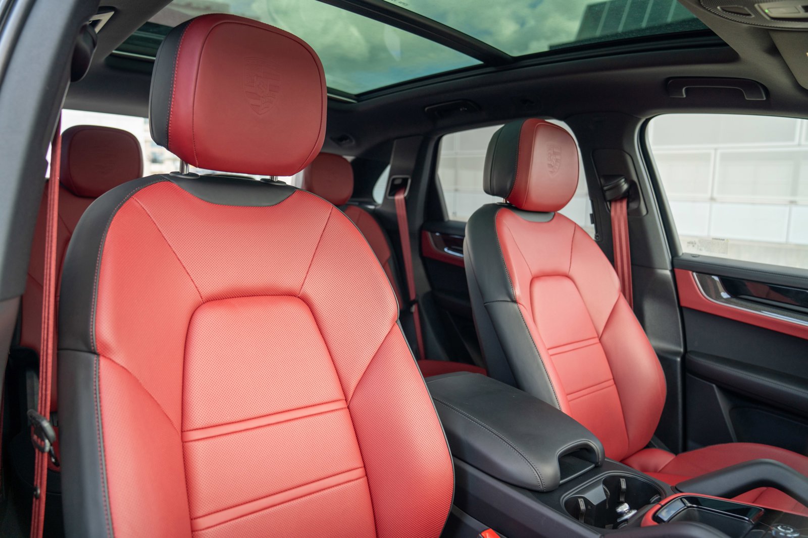 Certified 2025 Porsche Cayenne E-Hybrid AWD/4WD image 27