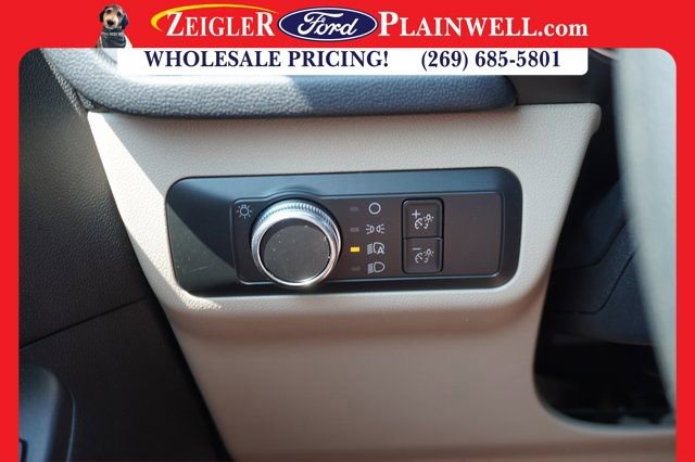 Used 2022 Ford Escape SE image 26