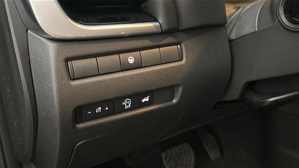 Used 2024 Nissan Rogue SL w/ SL Premium Package image 18