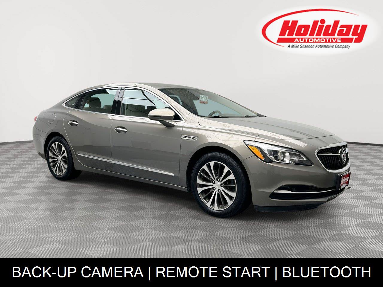 Used 2017 Buick LaCrosse Essence FWD image 1