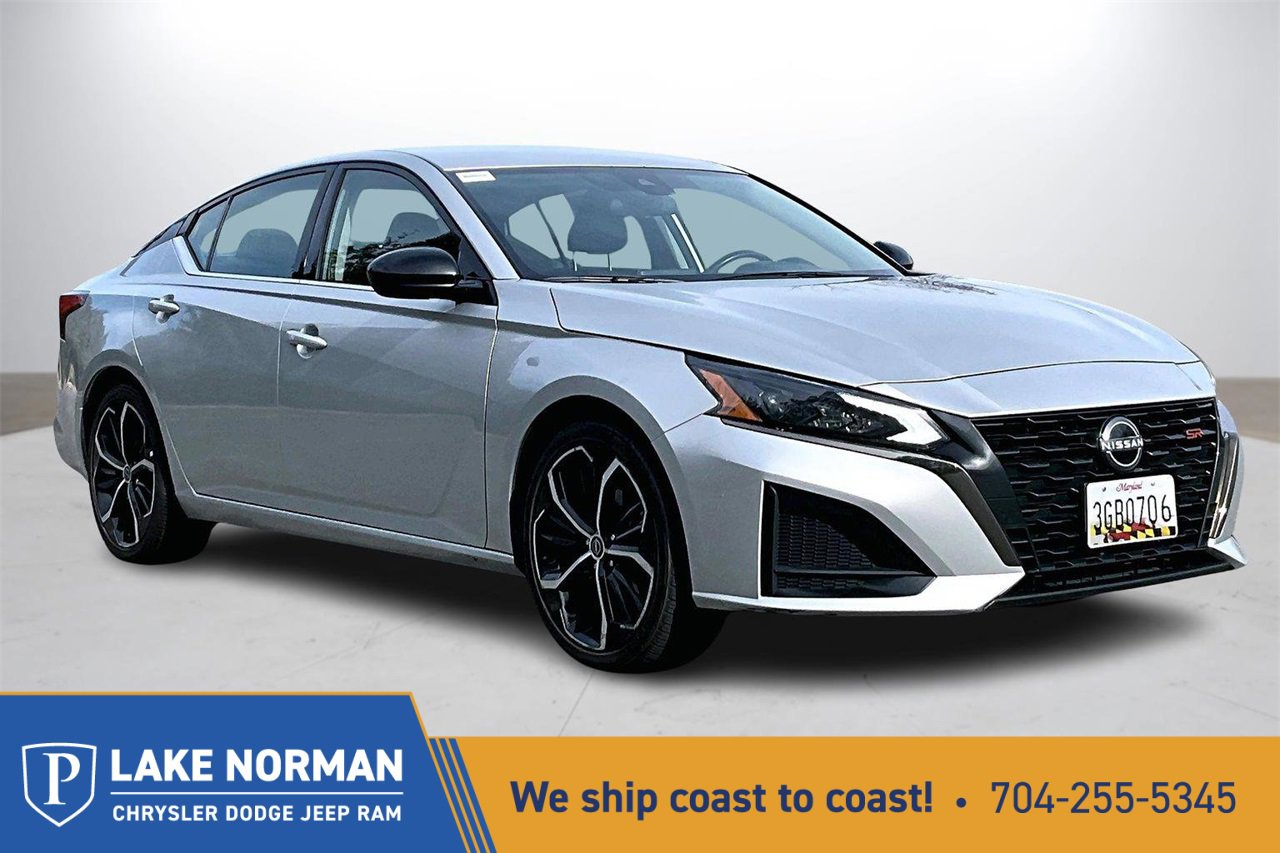 Used 2024 Nissan Altima 2.5 SR image 1
