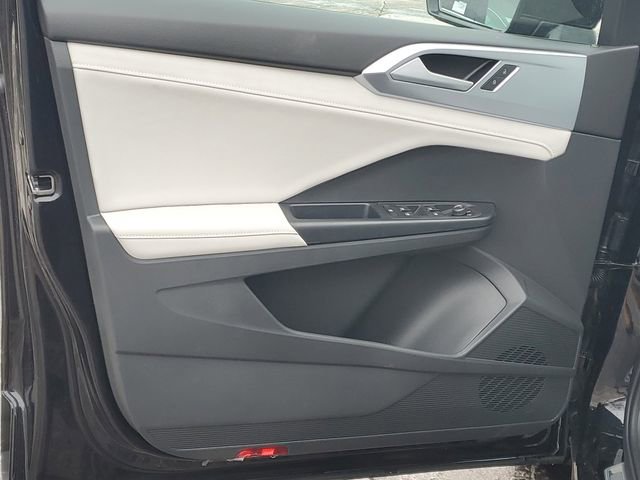 New 2026 Volkswagen Taos SE image 8