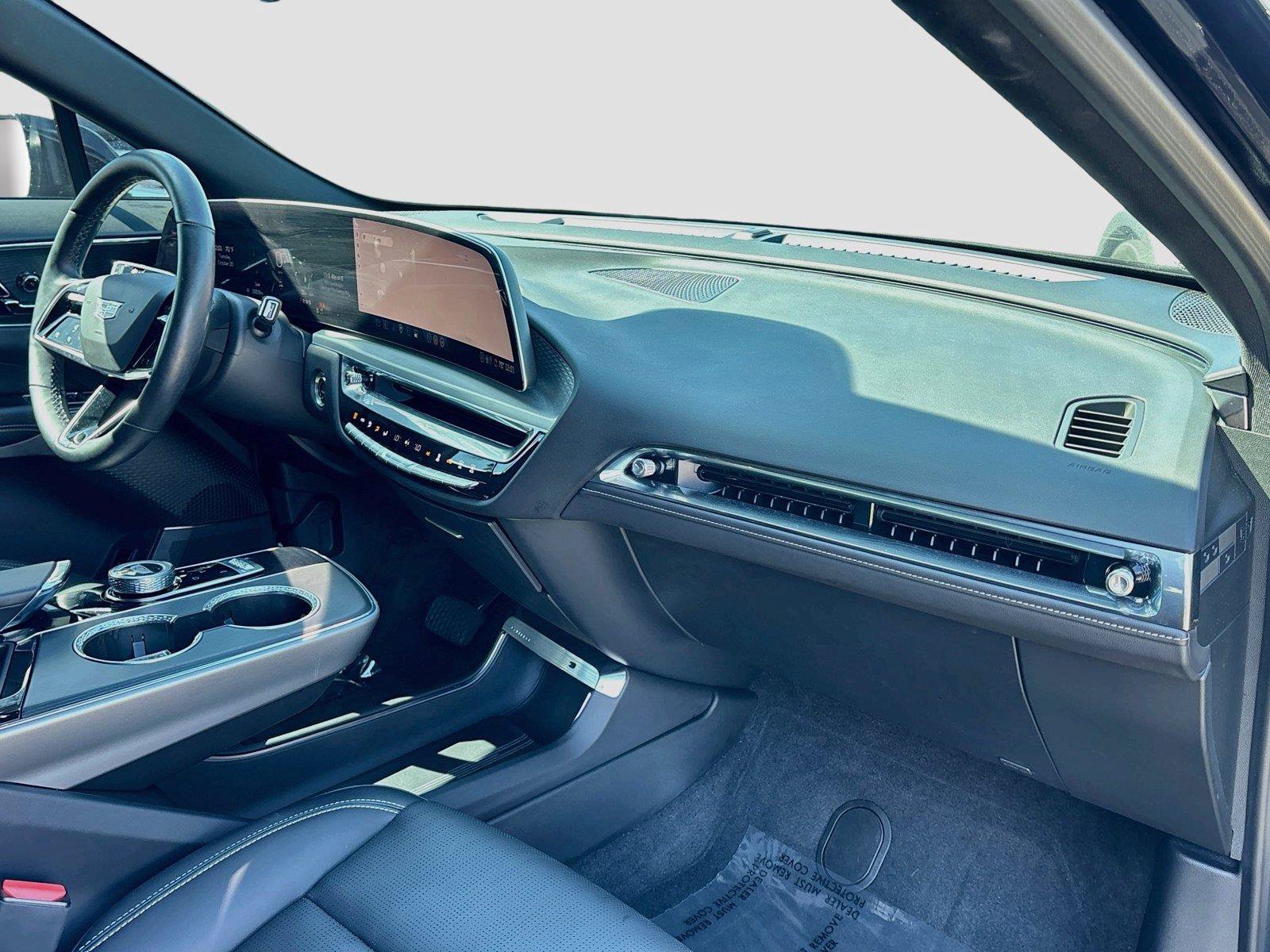 Used 2024 Cadillac Lyriq Luxury RWD image 29