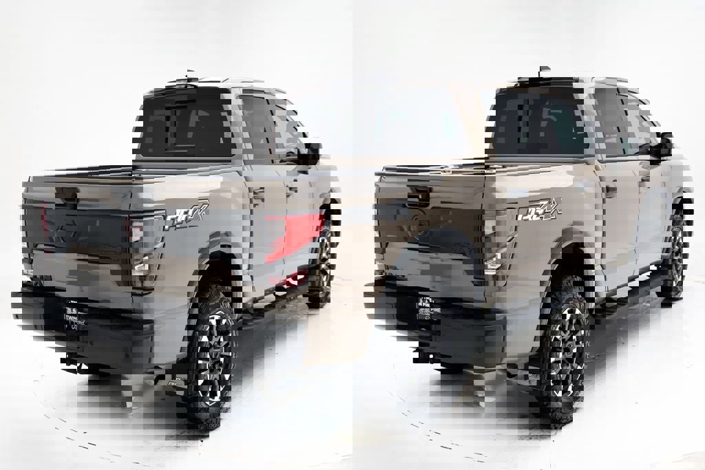 Used 2023 Nissan Titan PRO-4X w/ Pro-4x Convenience Package image 9