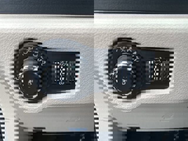 Used 2023 Chrysler Pacifica Touring-L image 20