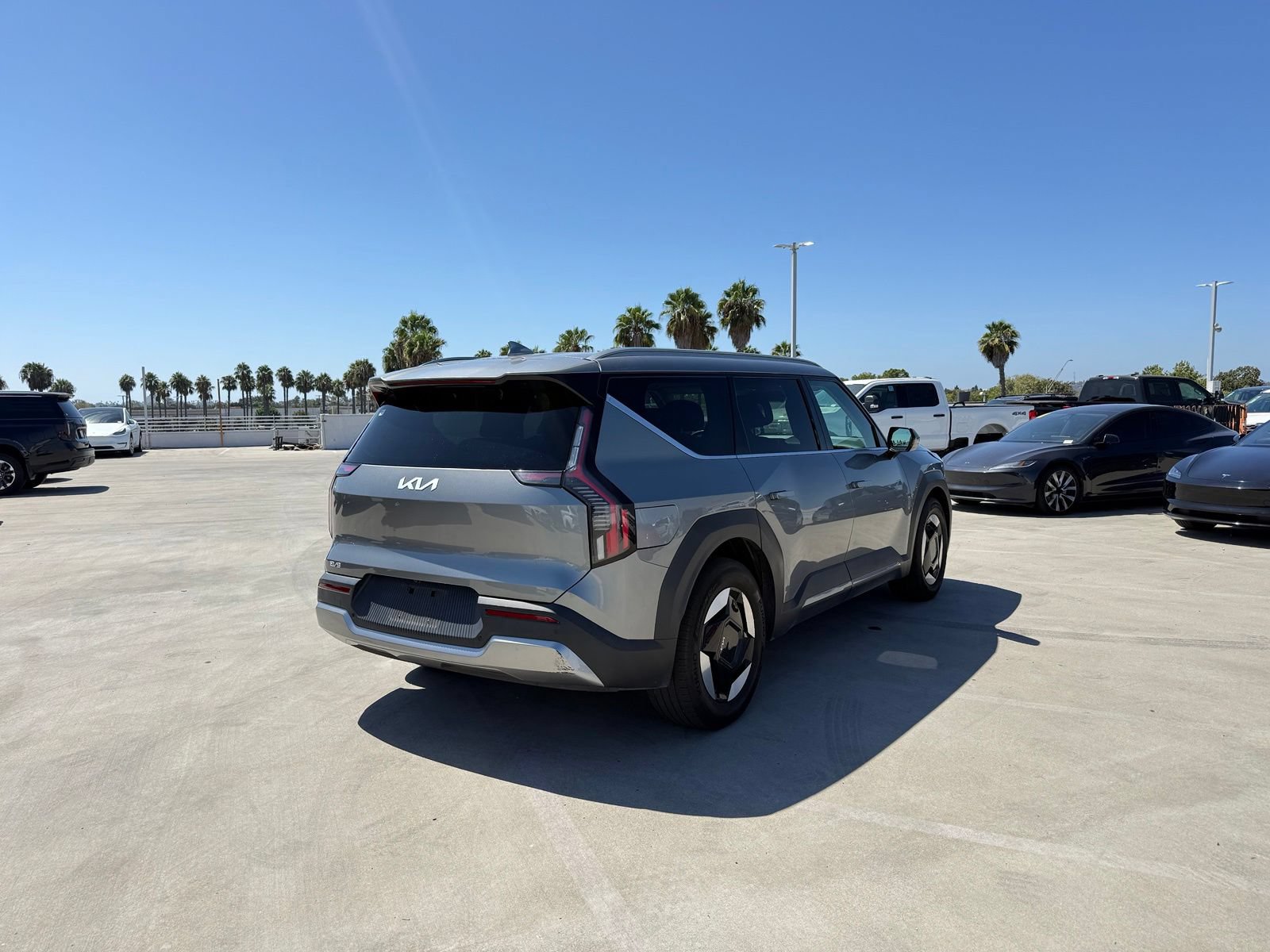 Used 2024 Kia EV9 Wind AWD/4WD image 3