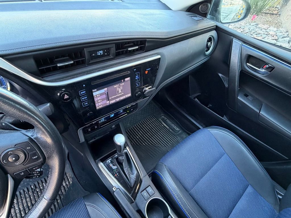Used 2018 Toyota Corolla SE image 18