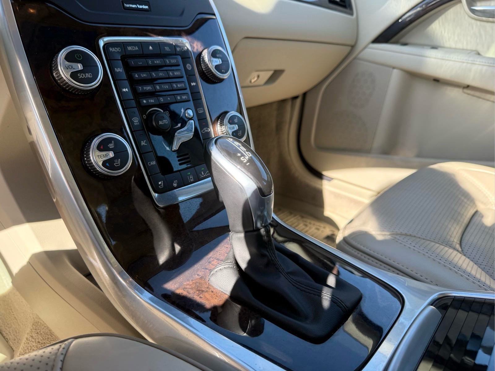 Used 2015 Volvo S80 T6 Platinum AWD/4WD image 26
