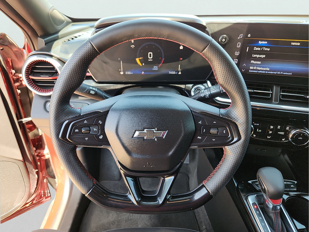 Used 2025 Chevrolet Trax RS w/ Driver Confidence Package FWD image 18