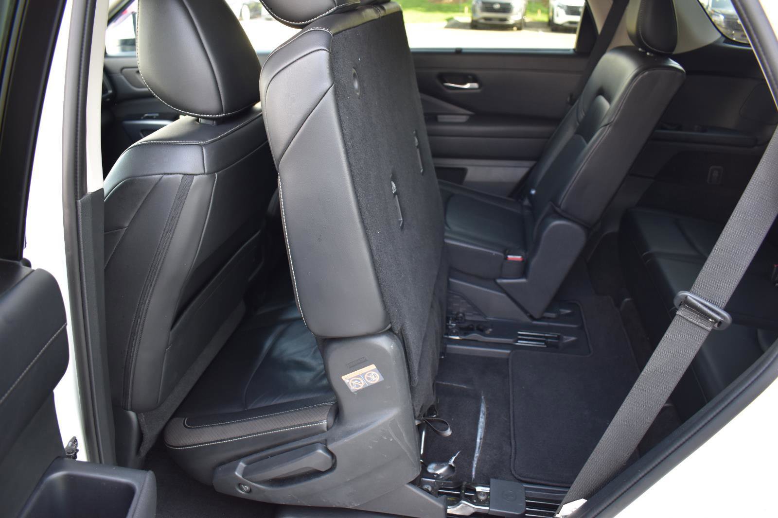 Used 2024 Nissan Pathfinder SL FWD image 53