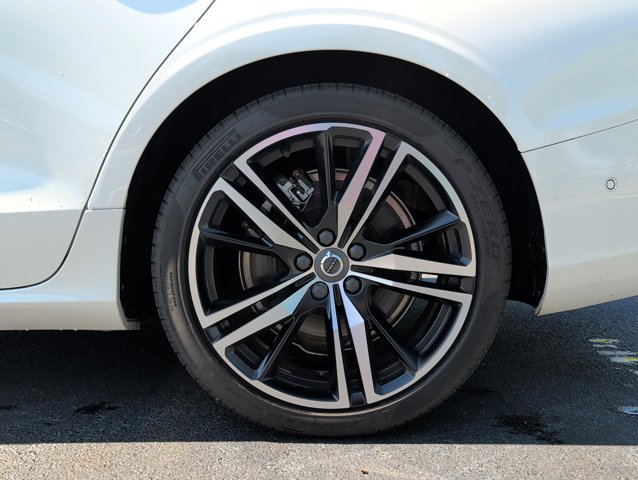 Used 2022 Volvo S60 T8 R-Design w/ Advanced Package image 23