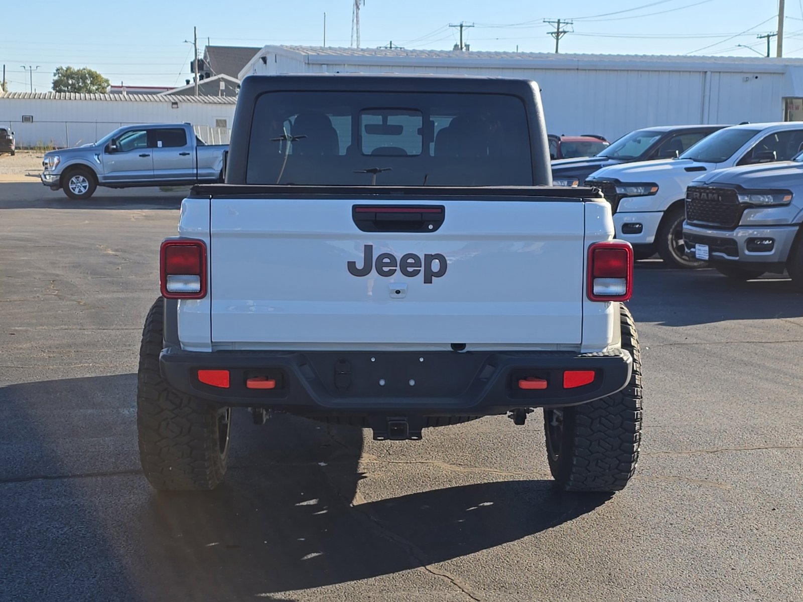 Used 2023 Jeep Gladiator Mojave w/ Trailer Tow Package AWD/4WD image 58