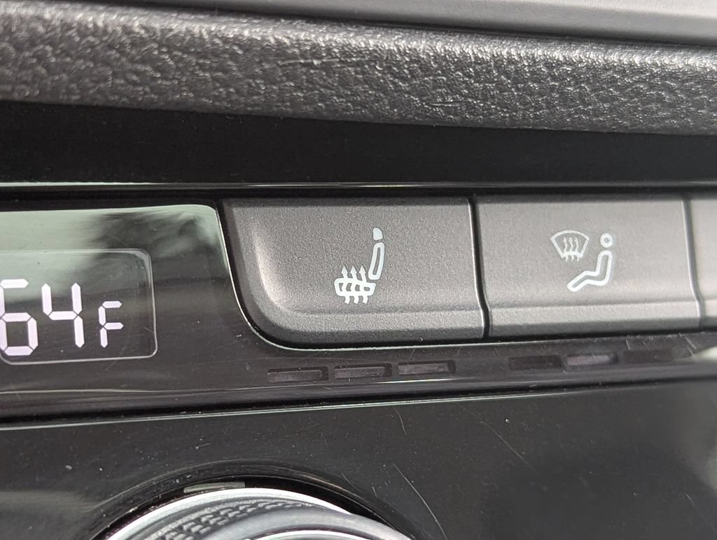Used 2019 Volkswagen Jetta SEL FWD image 20