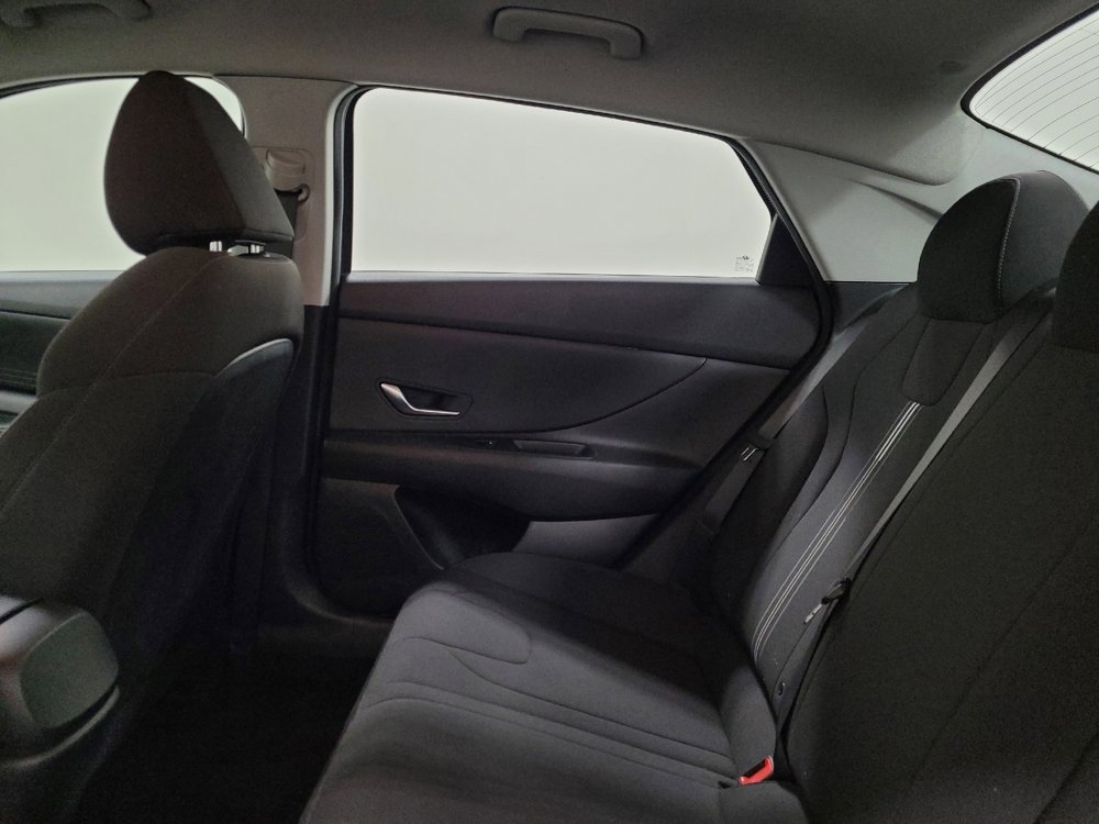 Used 2021 Hyundai Elantra Blue image 18