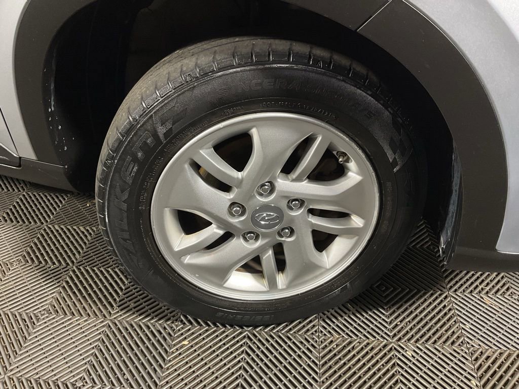 Used 2021 Hyundai Venue SE FWD image 37