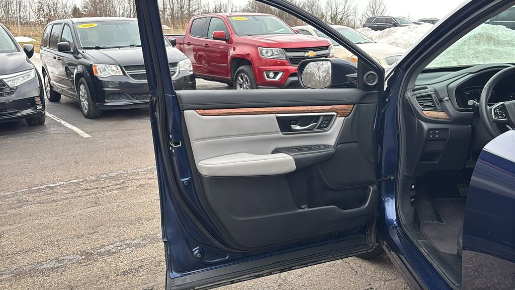 Used 2019 Honda CR-V Touring image 11
