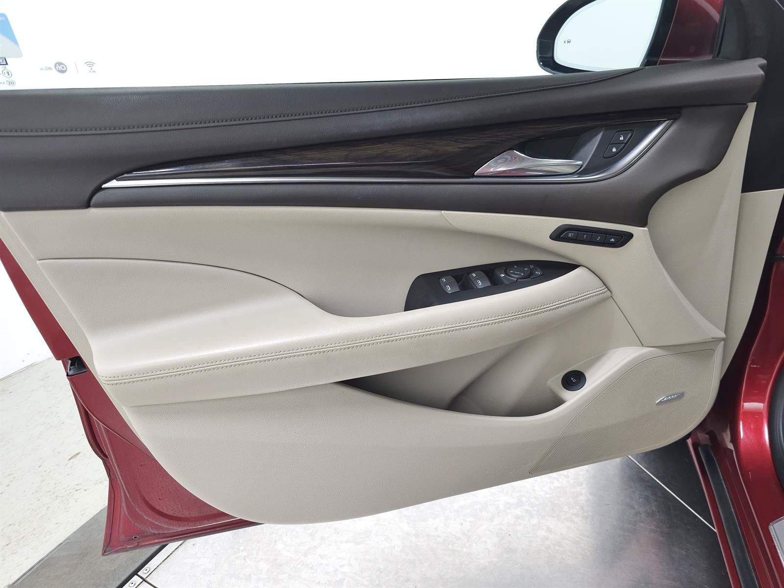Used 2018 Buick LaCrosse Essence w/ Sun and Shade Package FWD image 11