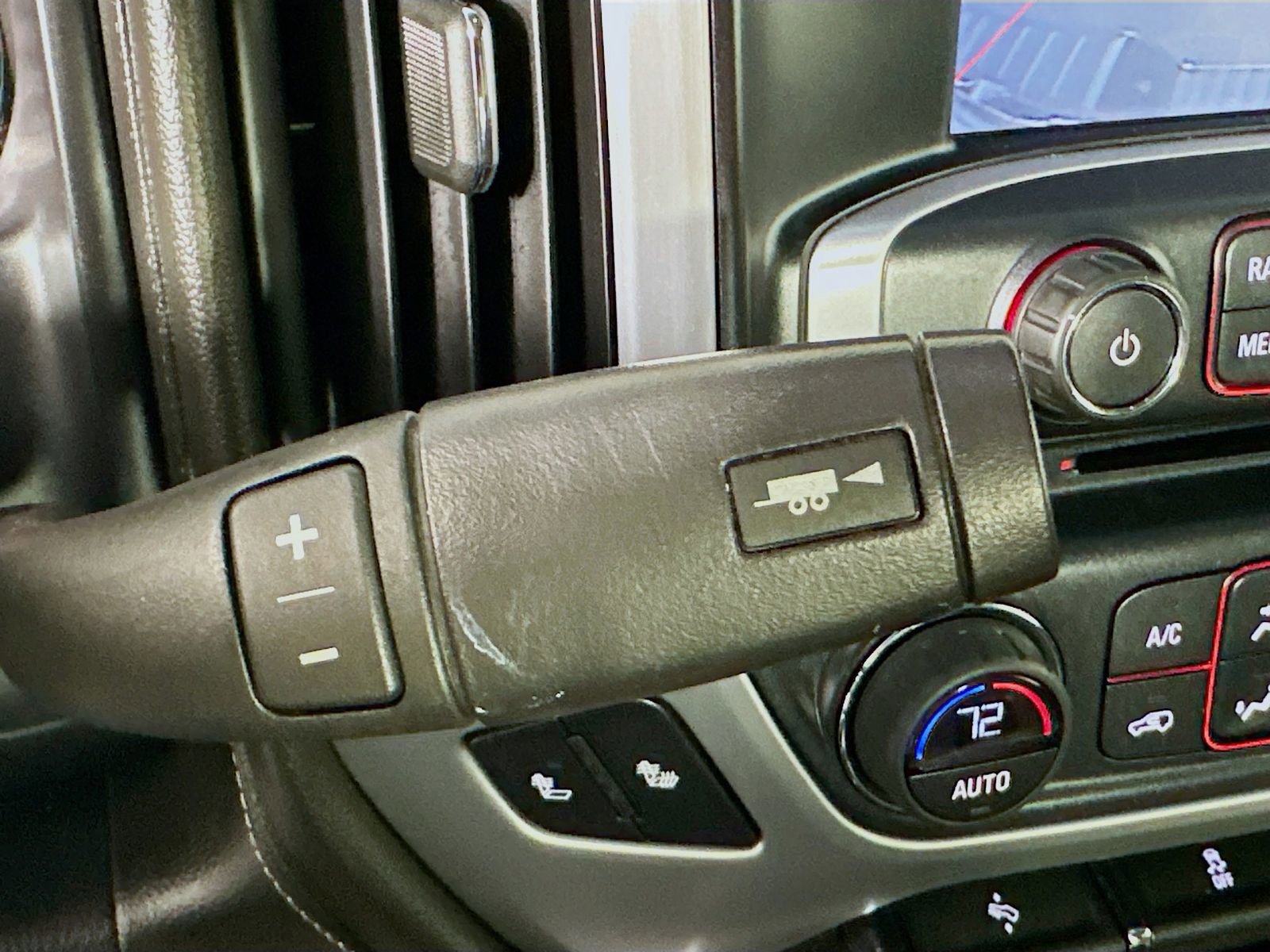 Used 2015 GMC Sierra 1500 SLT w/ SLT Crew Cab Value Package AWD/4WD image 18