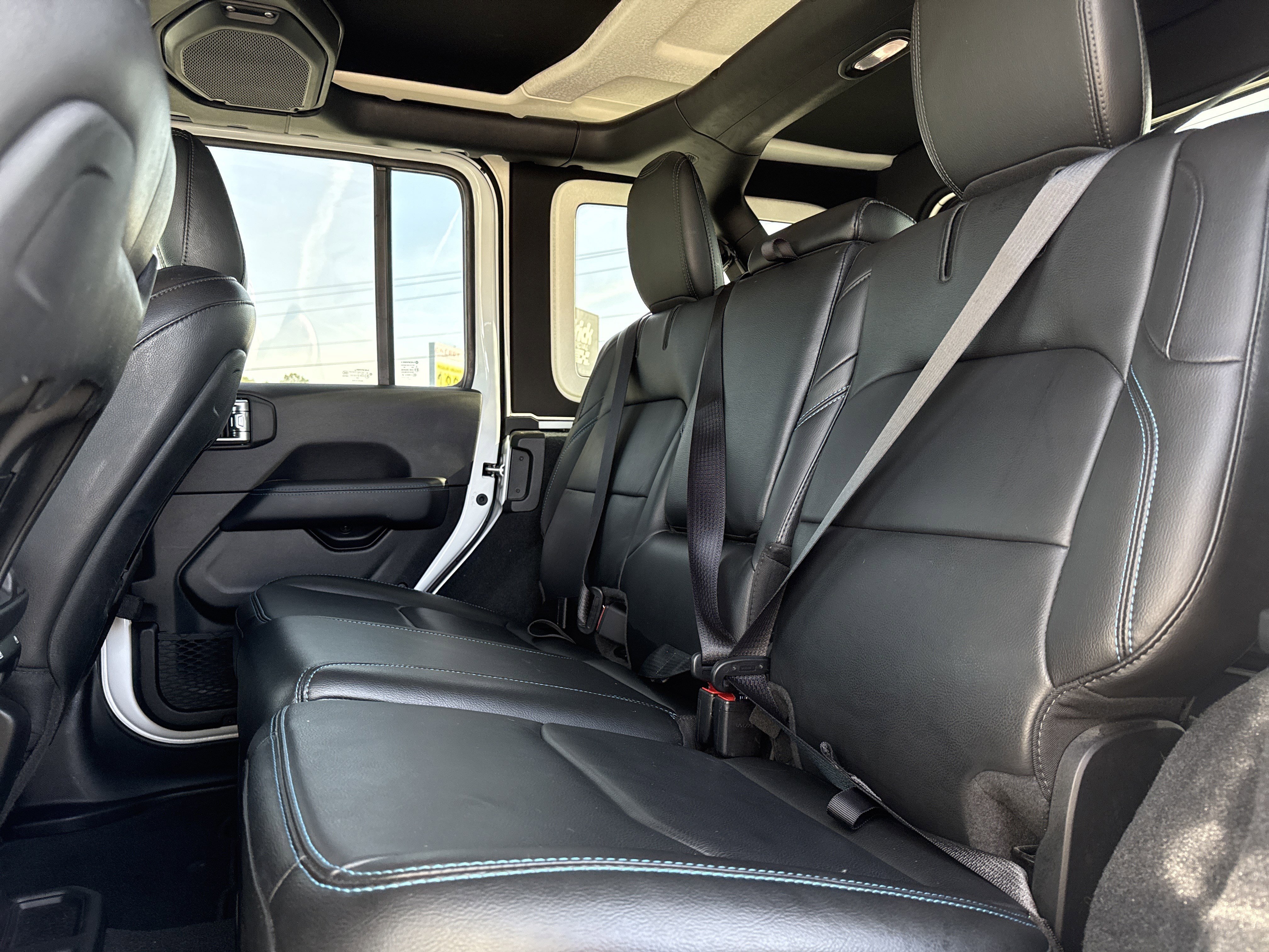 Used 2022 Jeep Wrangler Unlimited Rubicon 4xe w/ Steel Bumper Group image 40