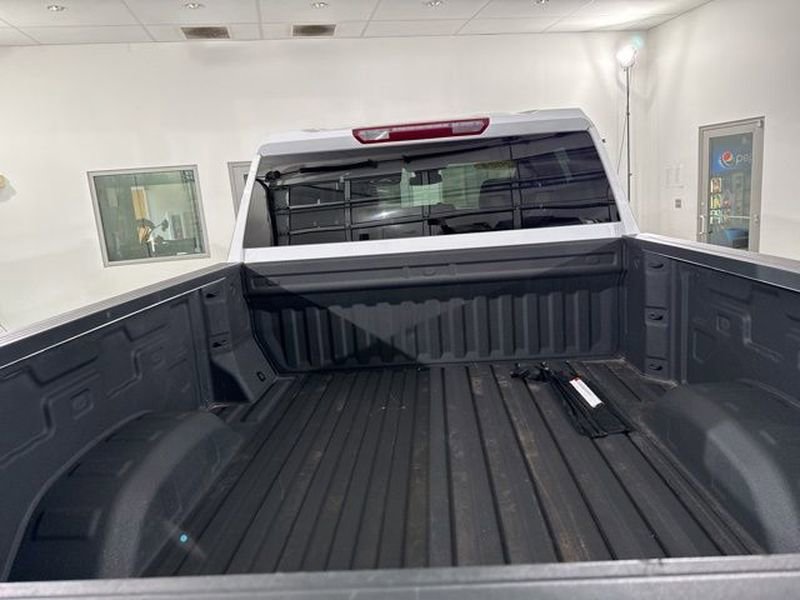 Used 2024 Chevrolet Silverado 2500 Custom w/ Custom Value Package image 12